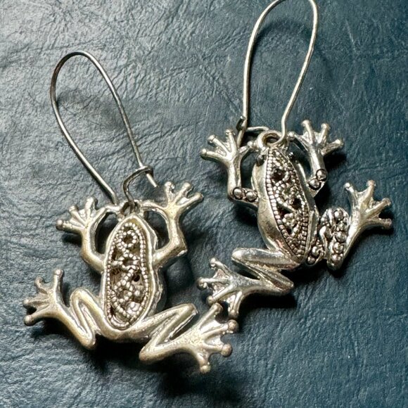 Silvertone Large Filigree Statement Frog Earrings - Picture 6 of 6